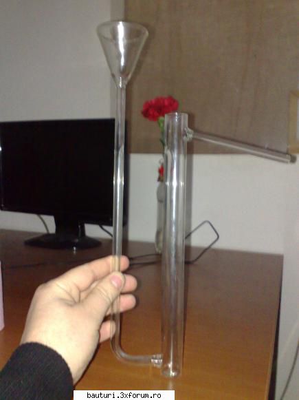 am si eu o varianta de papagal. aparate de distilare