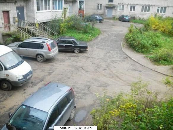 Gaseste pisica! - E �n primul raft după haine. �n poza din - Discutii libere