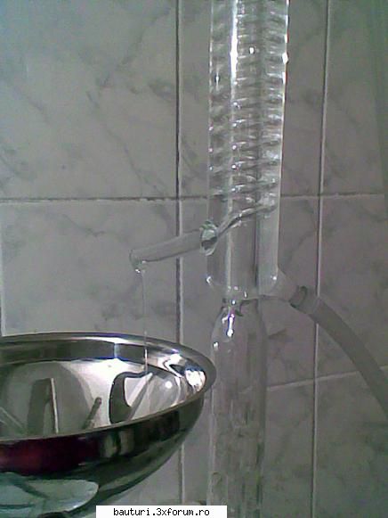 Instalatia de distilare - ţuţuşca pe unde curge licoarea - Handmade