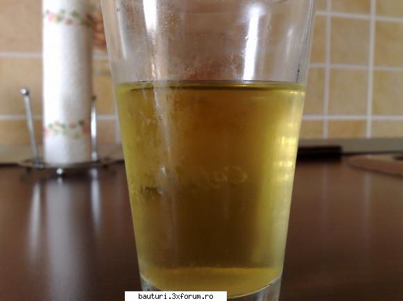 Mied - Miedul este sec, are gust de vin, este tare si - Bauturi fermentate